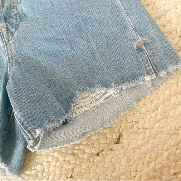 NWT Gianni Bini Michelle High Rise Mid Thigh Denim Shorts - Picture 4 of 6